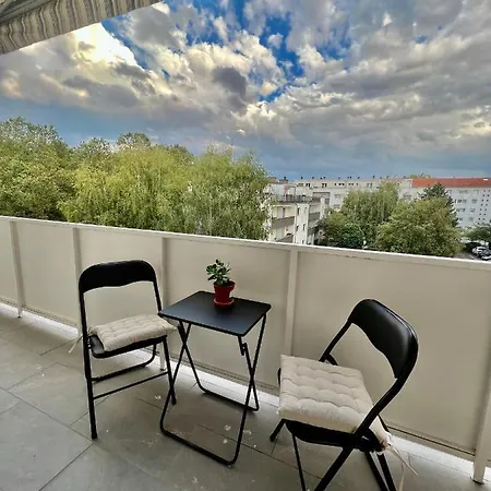 A 10 Min Du Centre De *